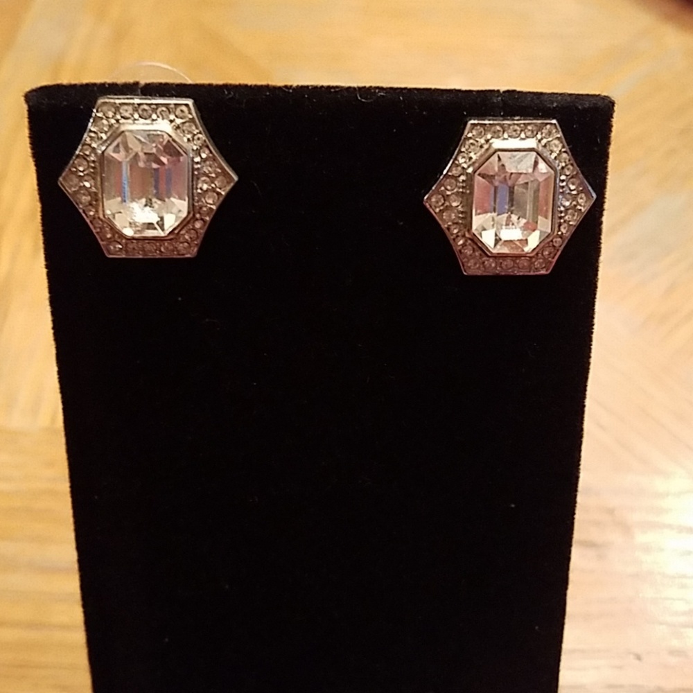 Beautiful Carolee CZ and Silver earrings